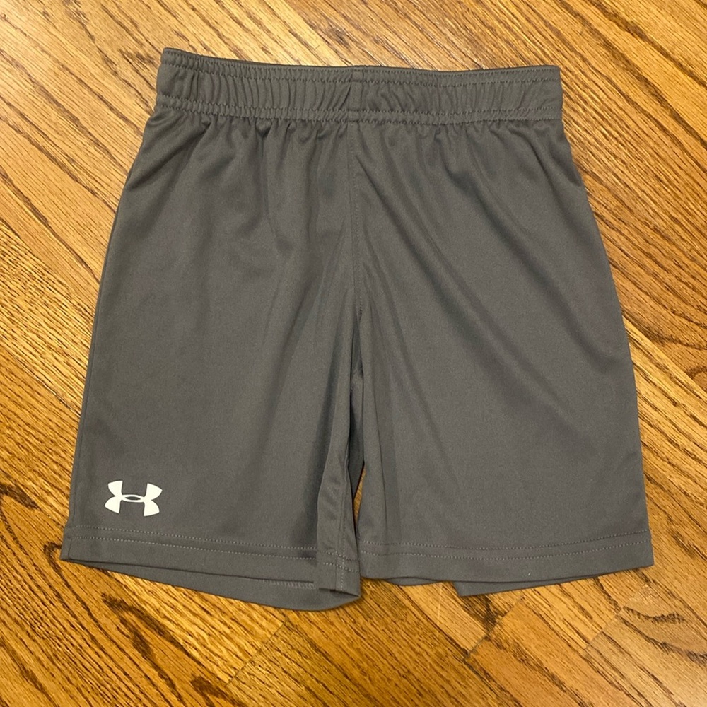Underwood Armour boys shorts